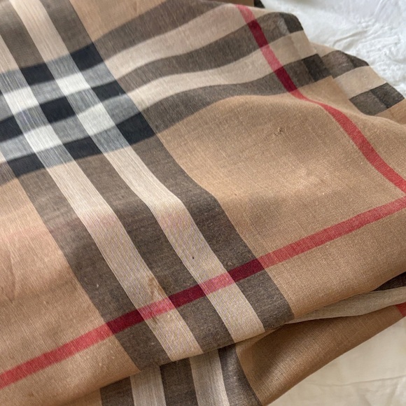 Burberry Beige and Black Check Scarf - Picture 4 of 6